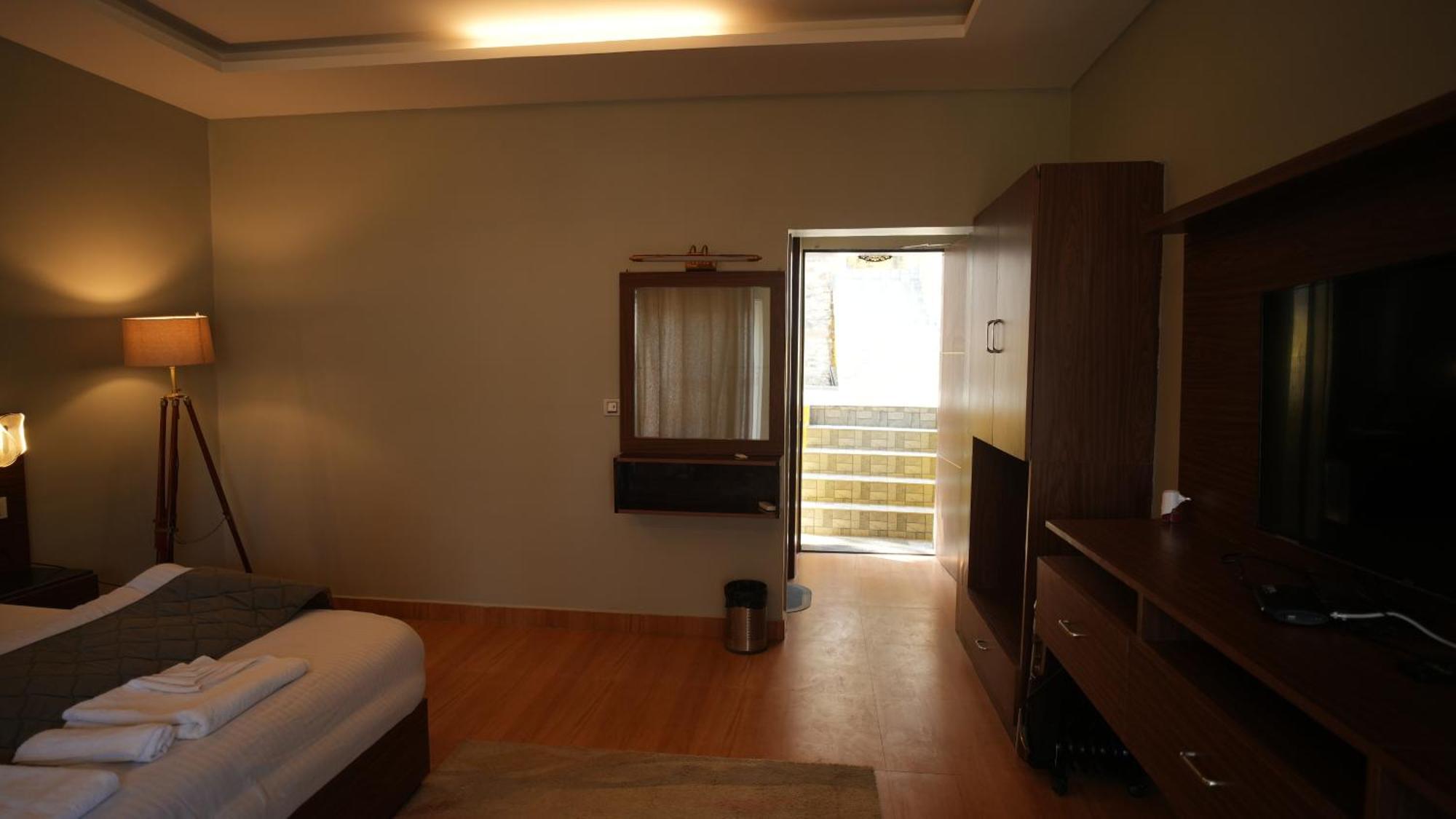 The Foresta By Orchid Hospitality & Holidays Hotel Mukteshwar Ngoại thất bức ảnh
